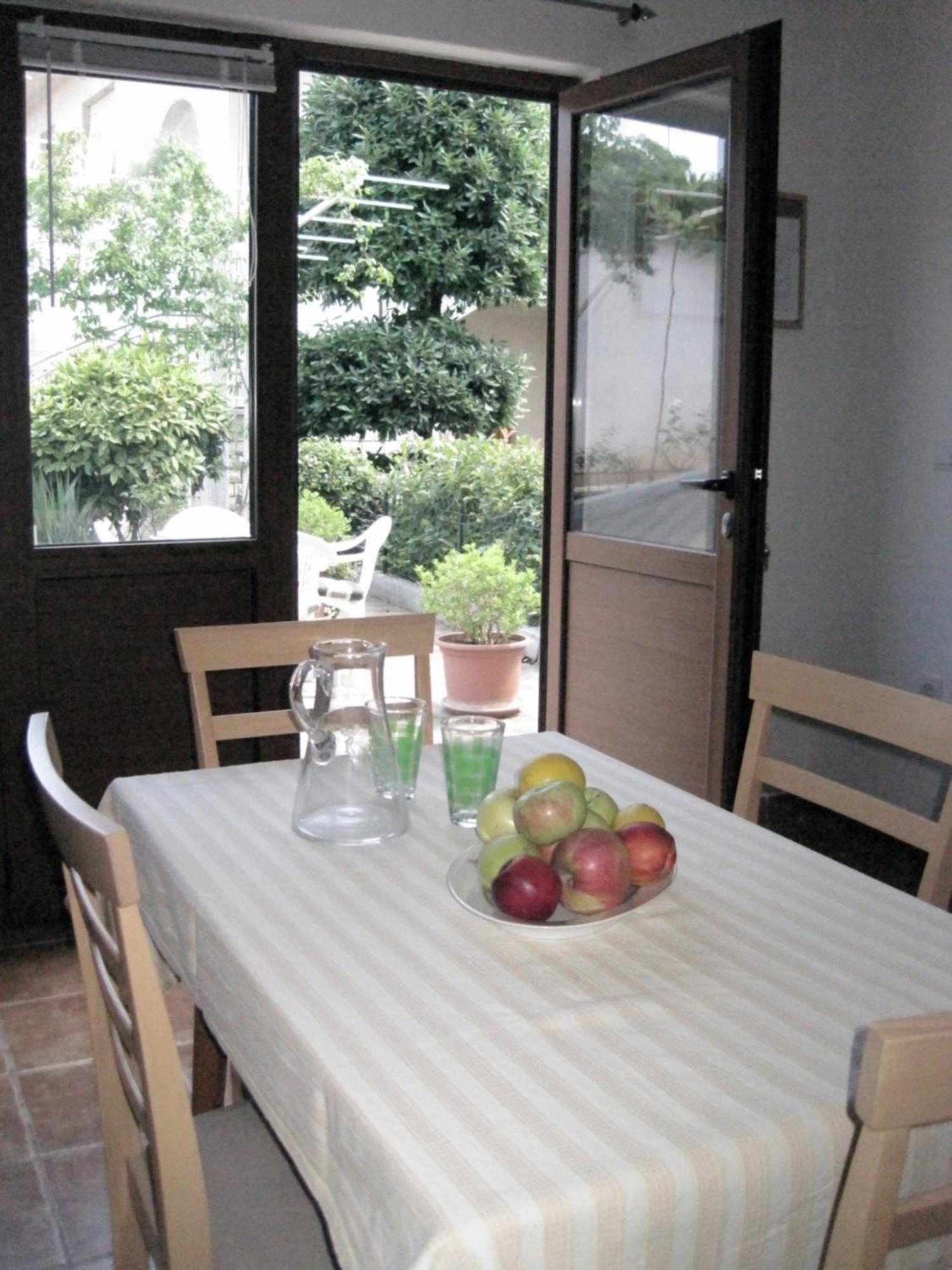Apartments Ana And Vesna Pula Exterior photo
